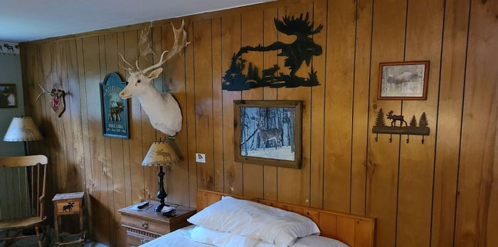 White House Lodging (White House Motel) - Web Listing (newer photo)